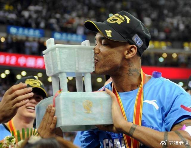 mk体育APP-马布里在NBA赚了1.5亿美金，那他在CBA赚了多少？|艾弗森|明尼苏达森林狼队|纽约尼克斯队|篮球薪资对比|布鲁克林篮网队_新浪体育_新浪新闻