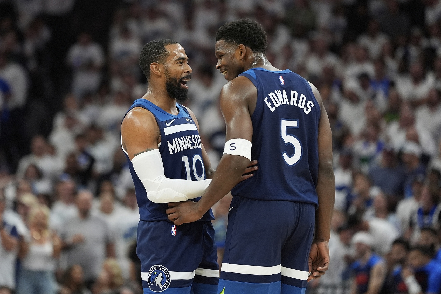 mk体育-爱德华兹：听说康利还能回来&amp;我真的希望这能发生 我们想要他回来